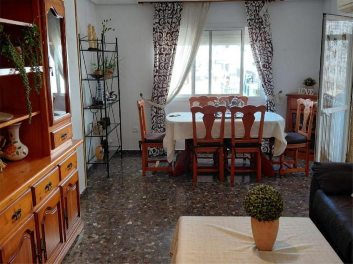 3 Bedroom Apartment for Sale in Estepona — 2