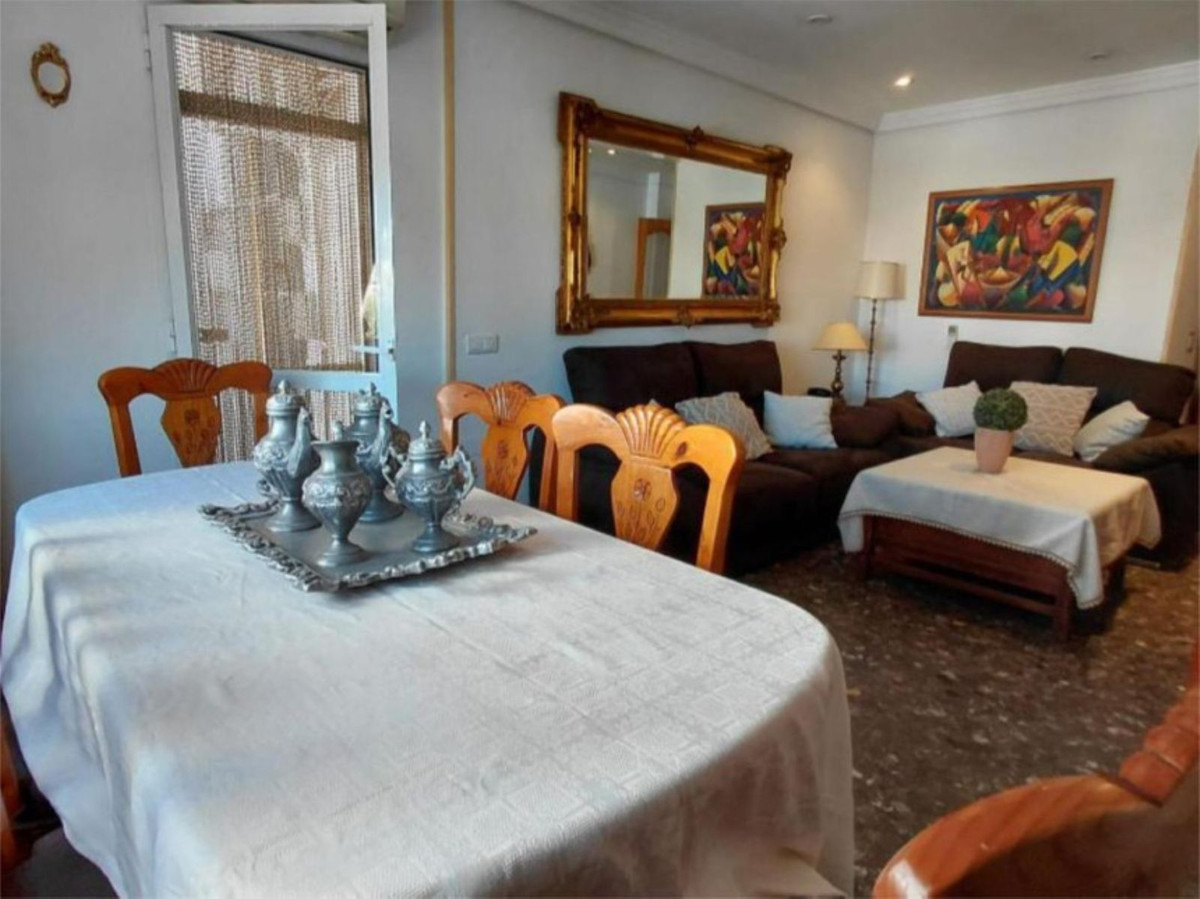 3 Bedroom Apartment for Sale in Estepona — 3