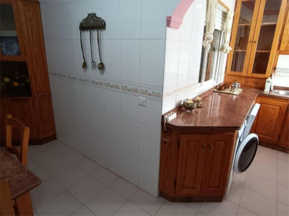 3 Bedroom Apartment for Sale in Estepona — 7