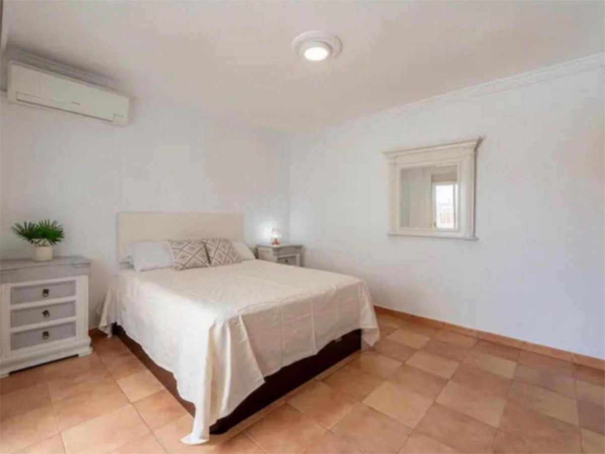 3 Bedroom Apartment for Sale in San Pedro de Alcántara — 6