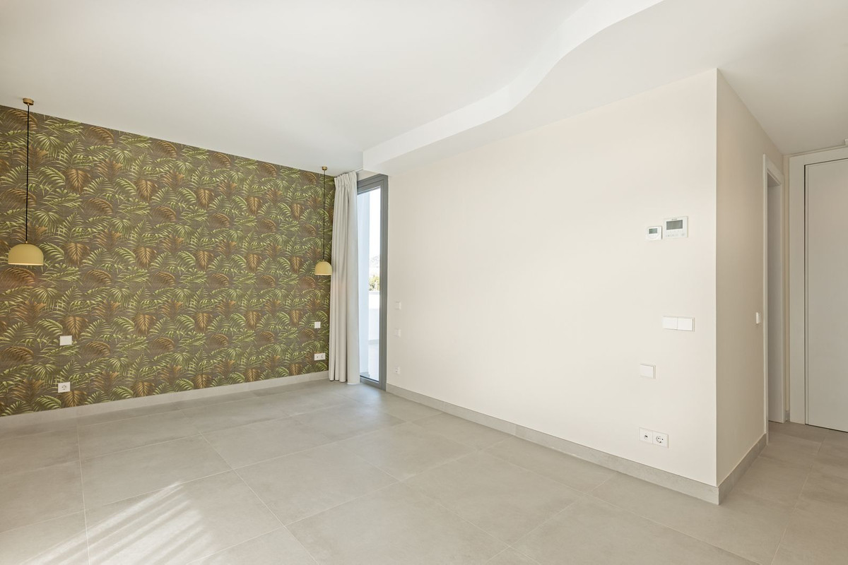 4 Bedroom Villa for Sale in San Pedro de Alcántara — view 14