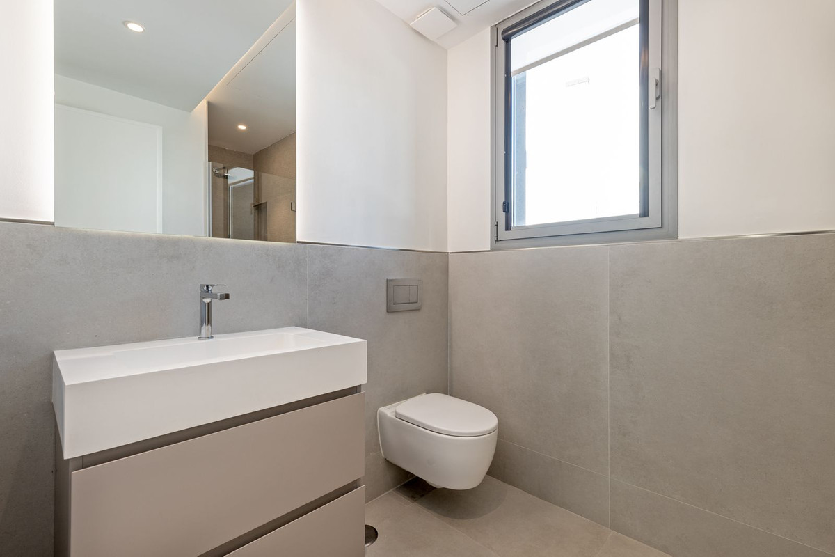 4 Bedroom Villa for Sale in San Pedro de Alcántara — view 17