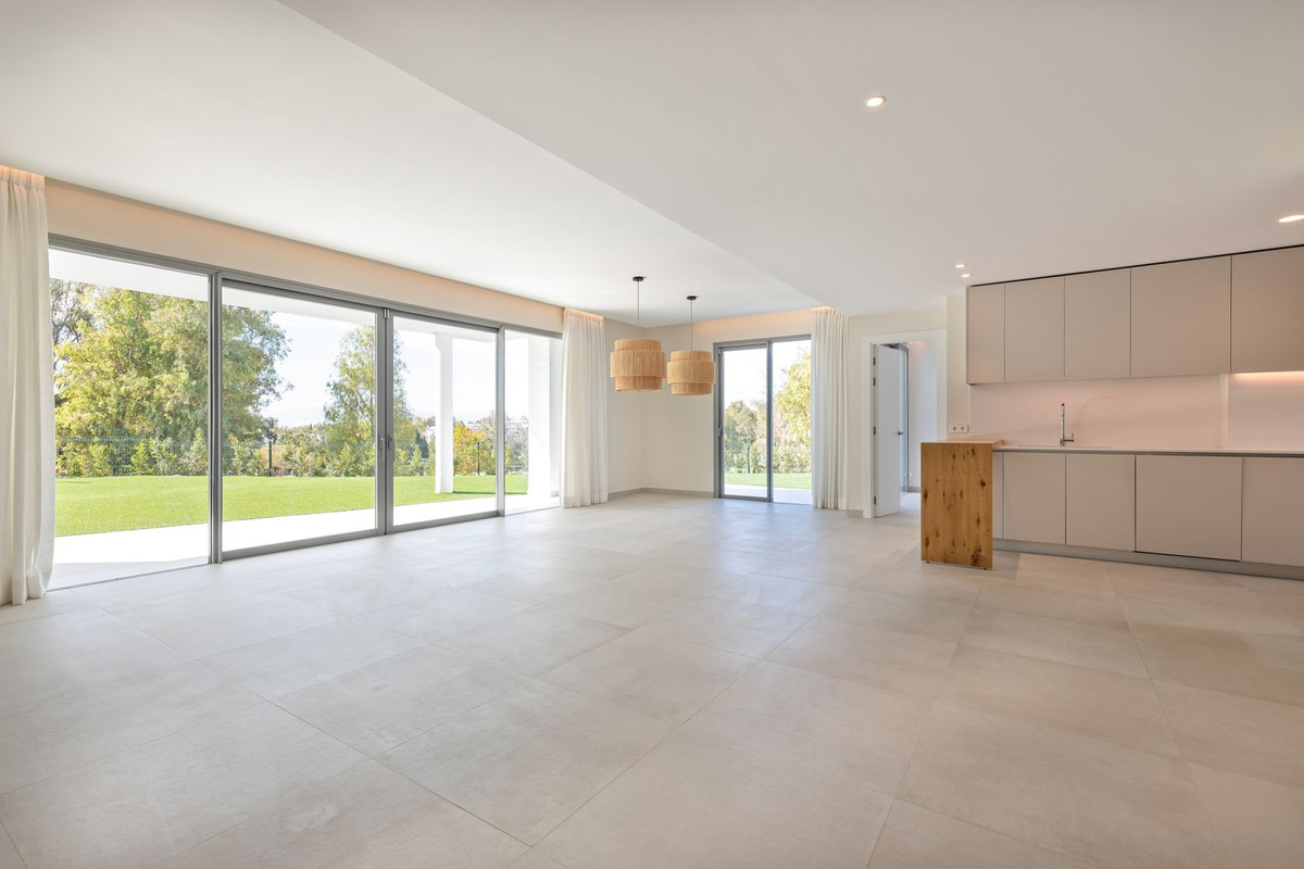 4 Bedroom Villa for Sale in San Pedro de Alcántara — 3
