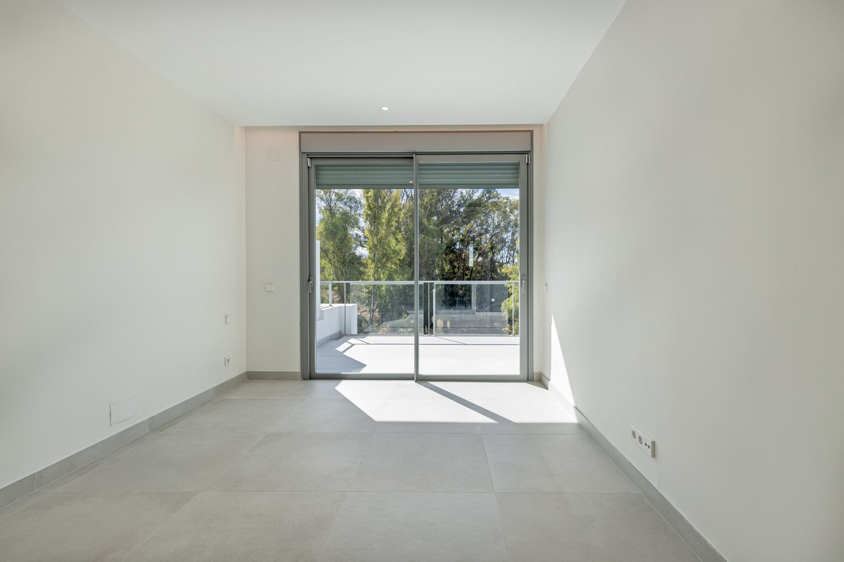 4 Bedroom Villa for Sale in San Pedro de Alcántara — view 10