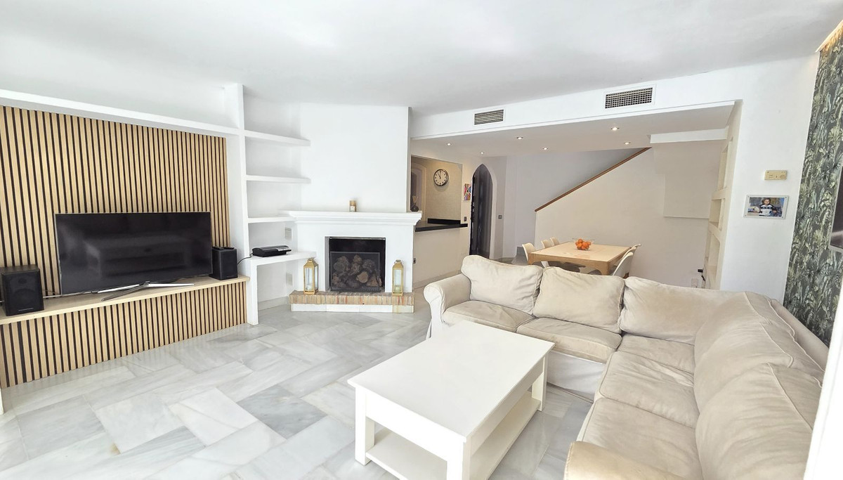 3 Bedroom Villa for Sale in Marbella — 4