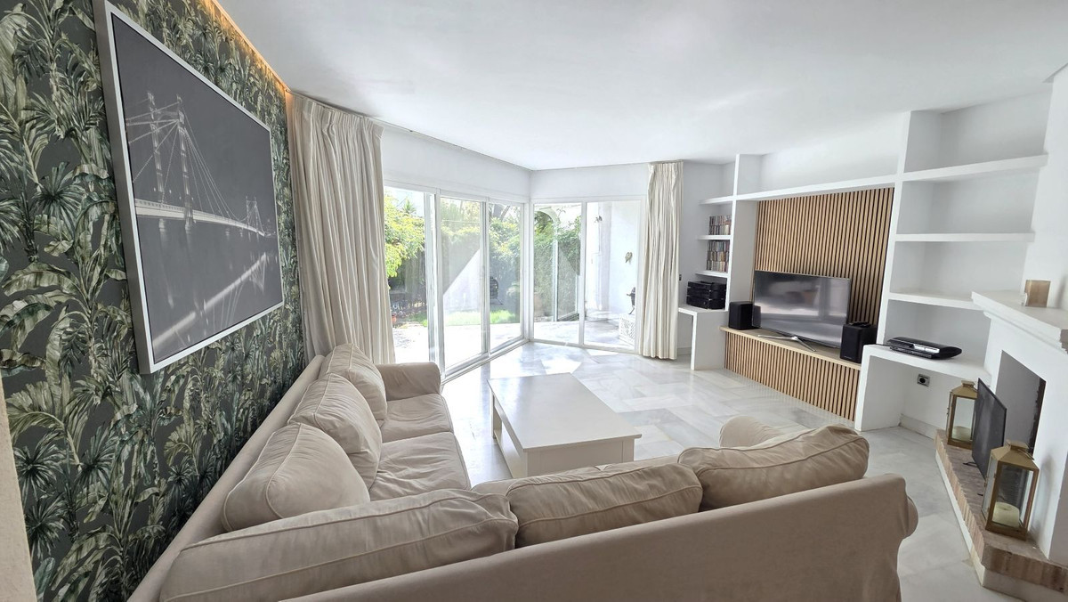 3 Bedroom Villa for Sale in Marbella — 5