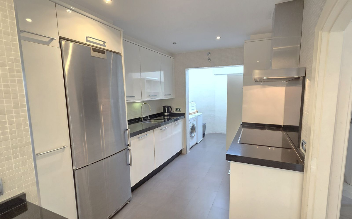 3 Bedroom Villa for Sale in Marbella — 7
