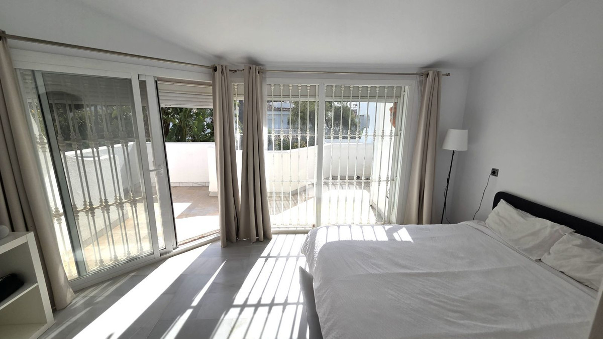 3 Bedroom Villa for Sale in Marbella — 9