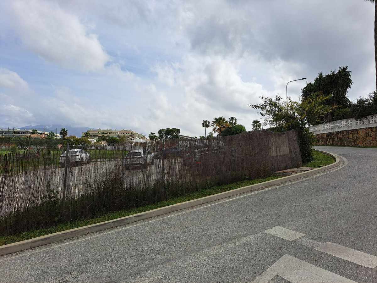 Plot for Sale in Guadalmina Alta — 5