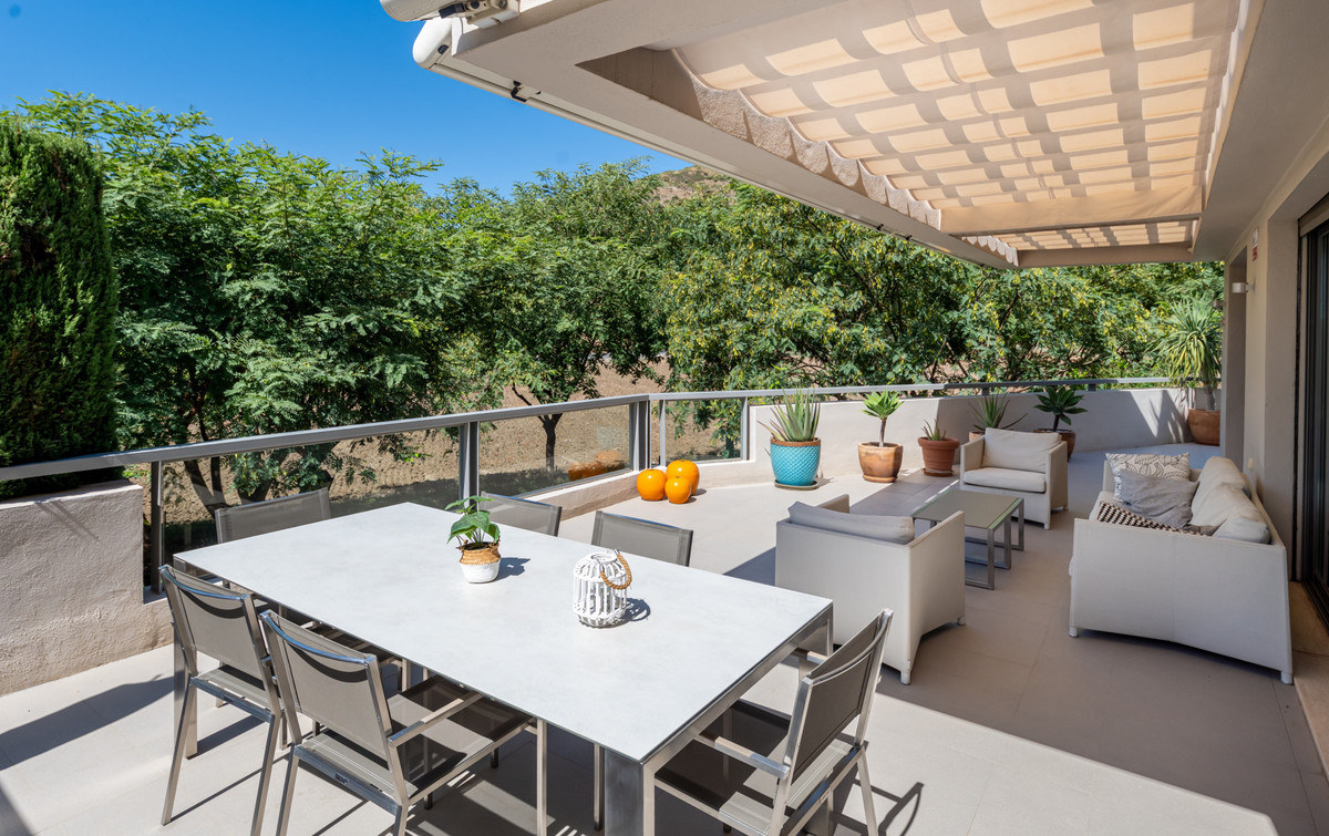 3 Bedroom Apartment for Sale in Benahavís — 3
