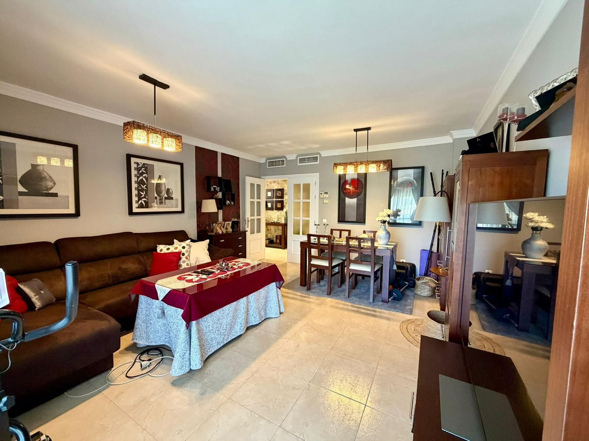 4 Bedroom Apartment for Sale in Estepona — 5