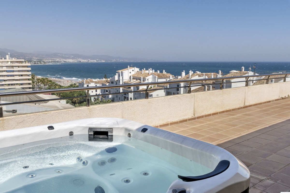 3 Bedroom Apartment for Sale in Puerto Banús