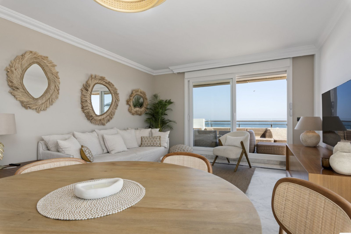 3 Bedroom Apartment for Sale in Puerto Banús — 6
