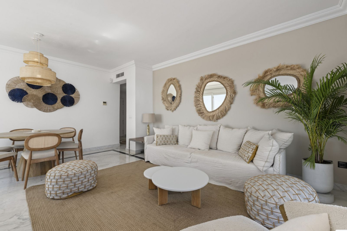 3 Bedroom Apartment for Sale in Puerto Banús — 8