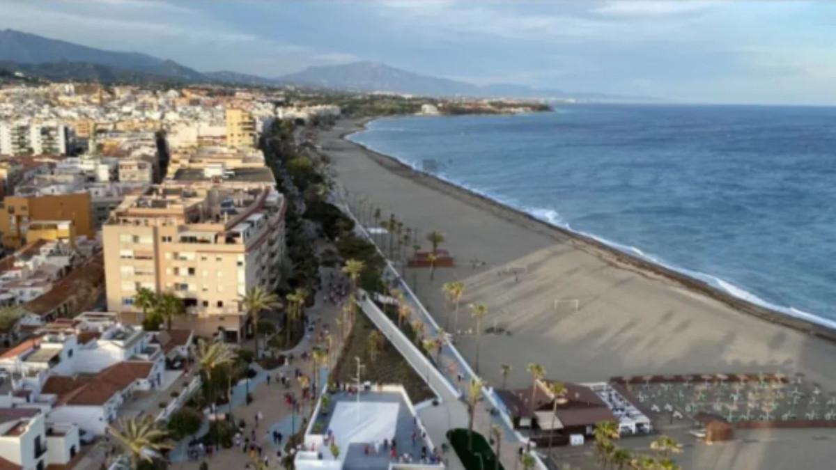 3 Bedroom Apartment for Sale in Estepona