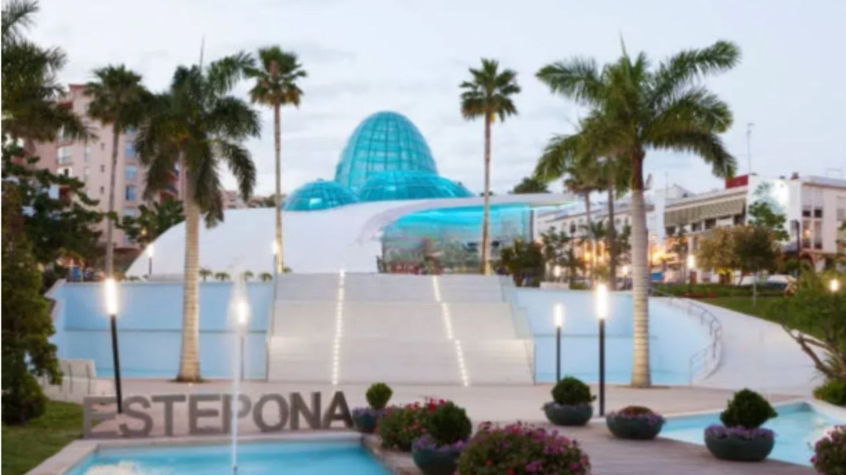 3 Bedroom Apartment for Sale in Estepona — 2
