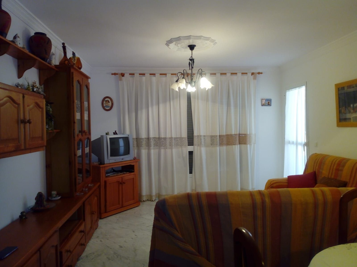 3 Bedroom Apartment for Sale in Estepona — 6
