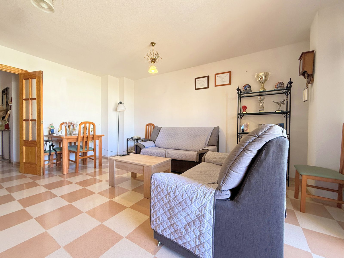 4 Bedroom Apartment for Sale in Estepona — 5