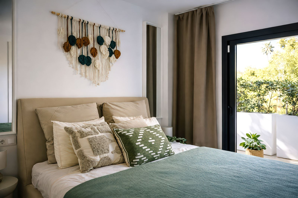 2 Bedroom Apartment for Sale in Estepona — 6