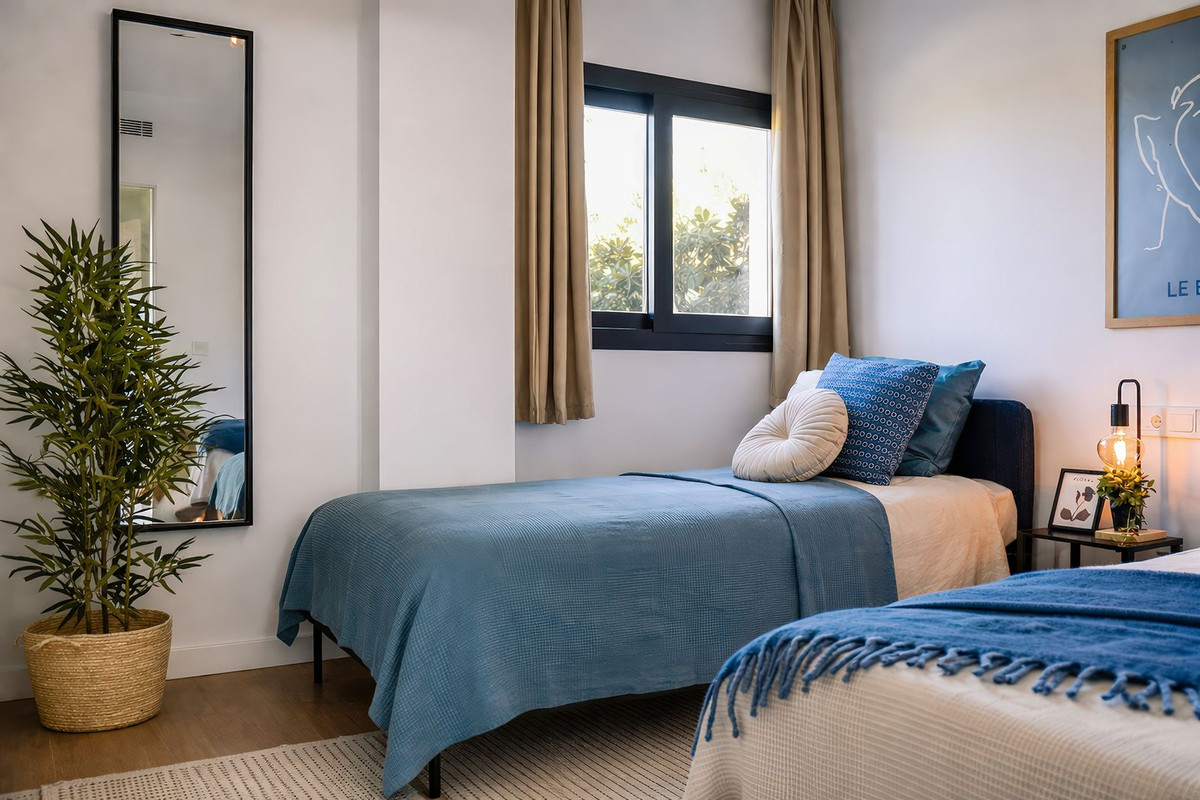 2 Bedroom Apartment for Sale in Estepona — 7