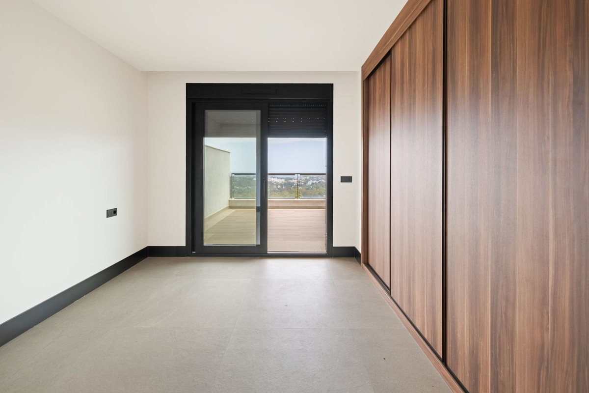 2 Bedroom Apartment for Sale in Nueva Andalucía — 6