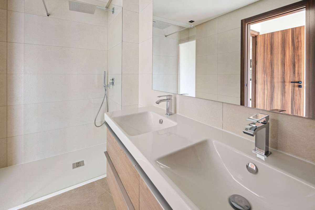 2 Bedroom Apartment for Sale in Nueva Andalucía — 9