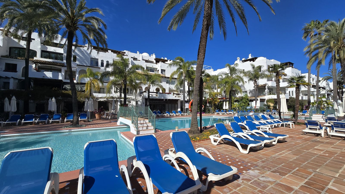 1 Bedroom Apartment for Sale in Puerto Banús — 5