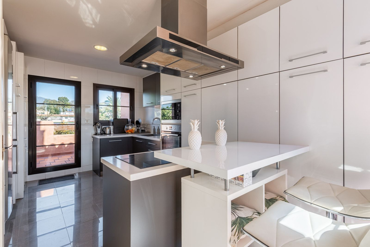 3 Bedroom Penthouse for Sale in Hacienda del Sol — 2