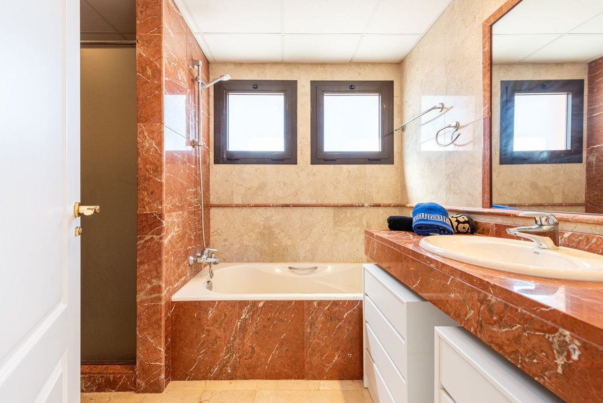 3 Bedroom Penthouse for Sale in Hacienda del Sol — view 16