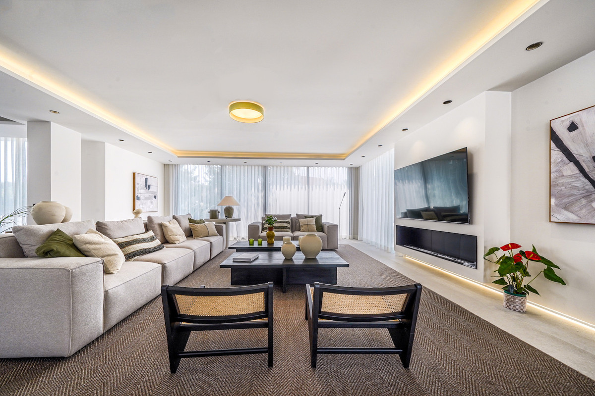 5 Bedroom Villa for Sale in Nueva Andalucía — 4