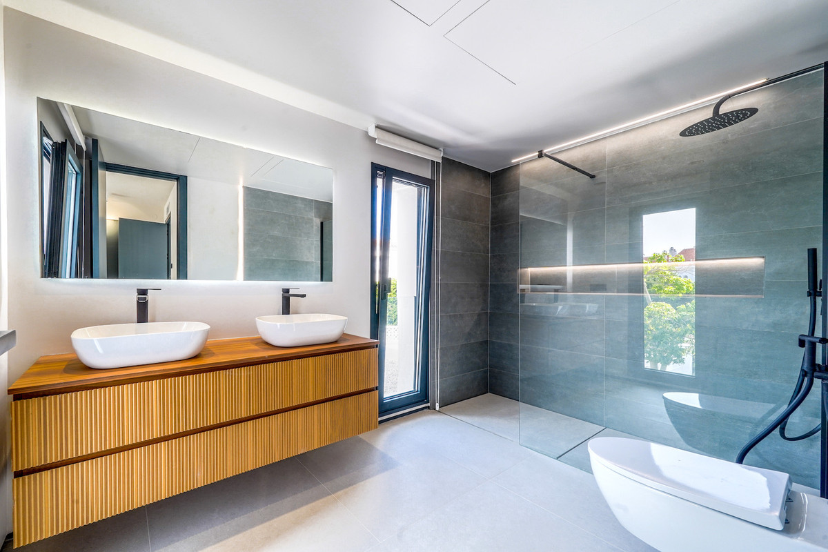 5 Bedroom Villa for Sale in Nueva Andalucía — 8