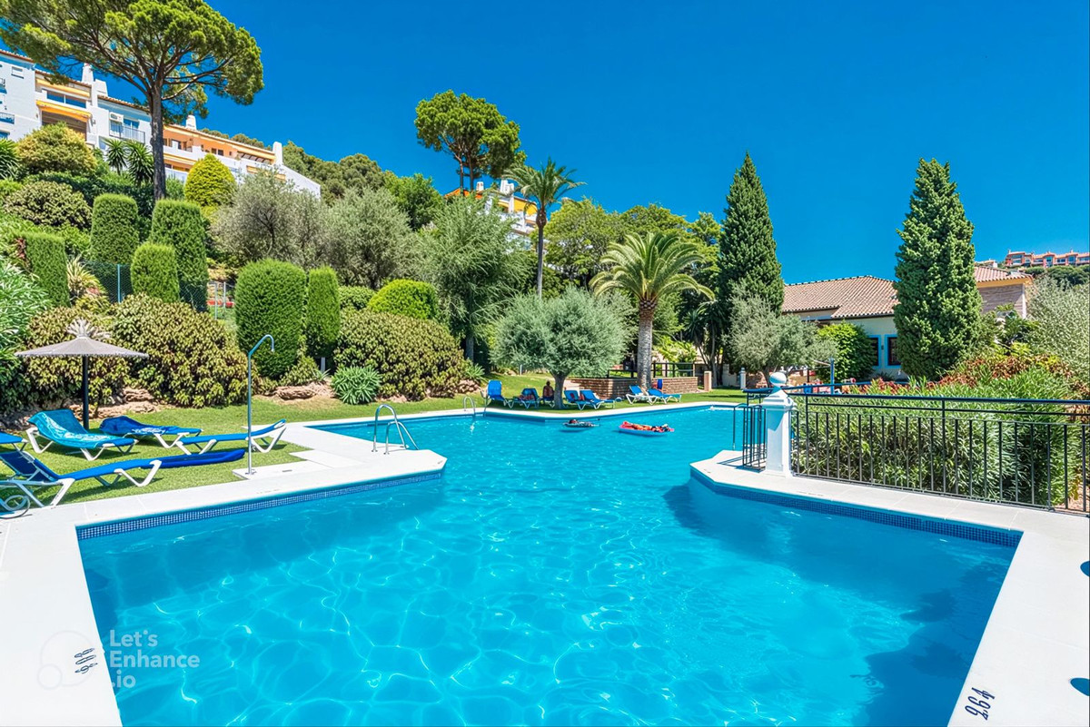 3 Bedroom Apartment for Sale in Benahavís