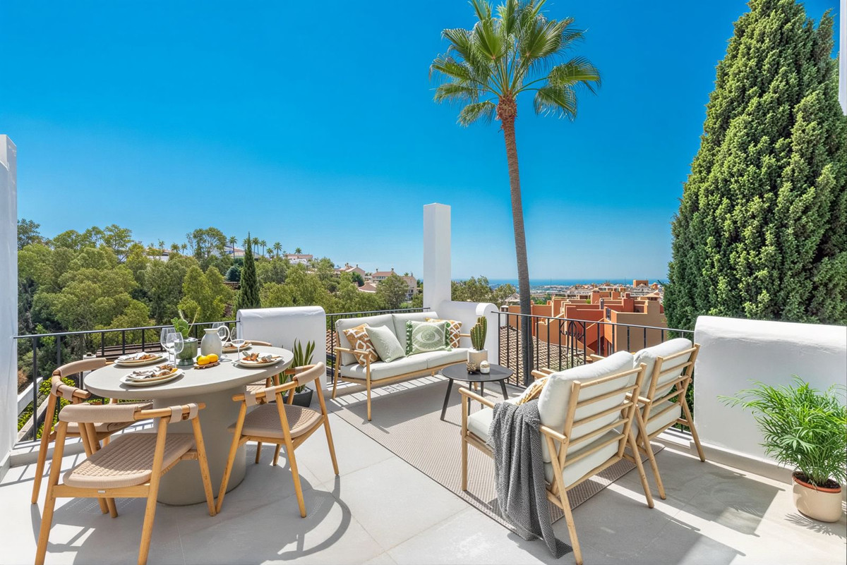 3 Bedroom Apartment for Sale in Benahavís — 3