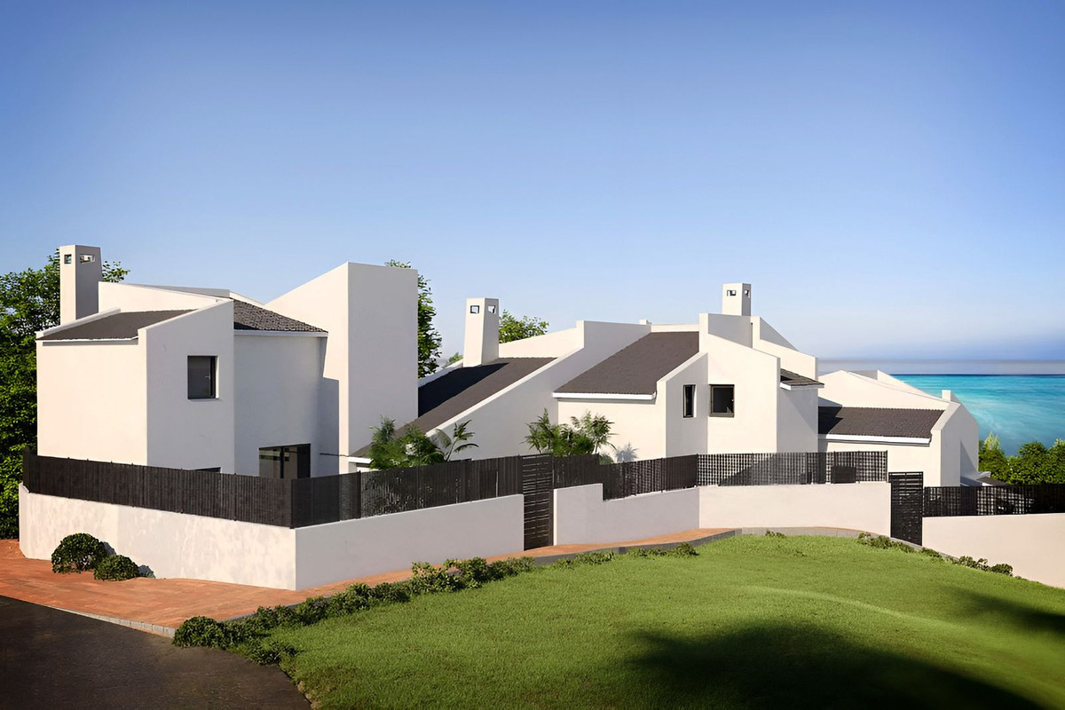 2 Bedroom Villa for Sale in Estepona