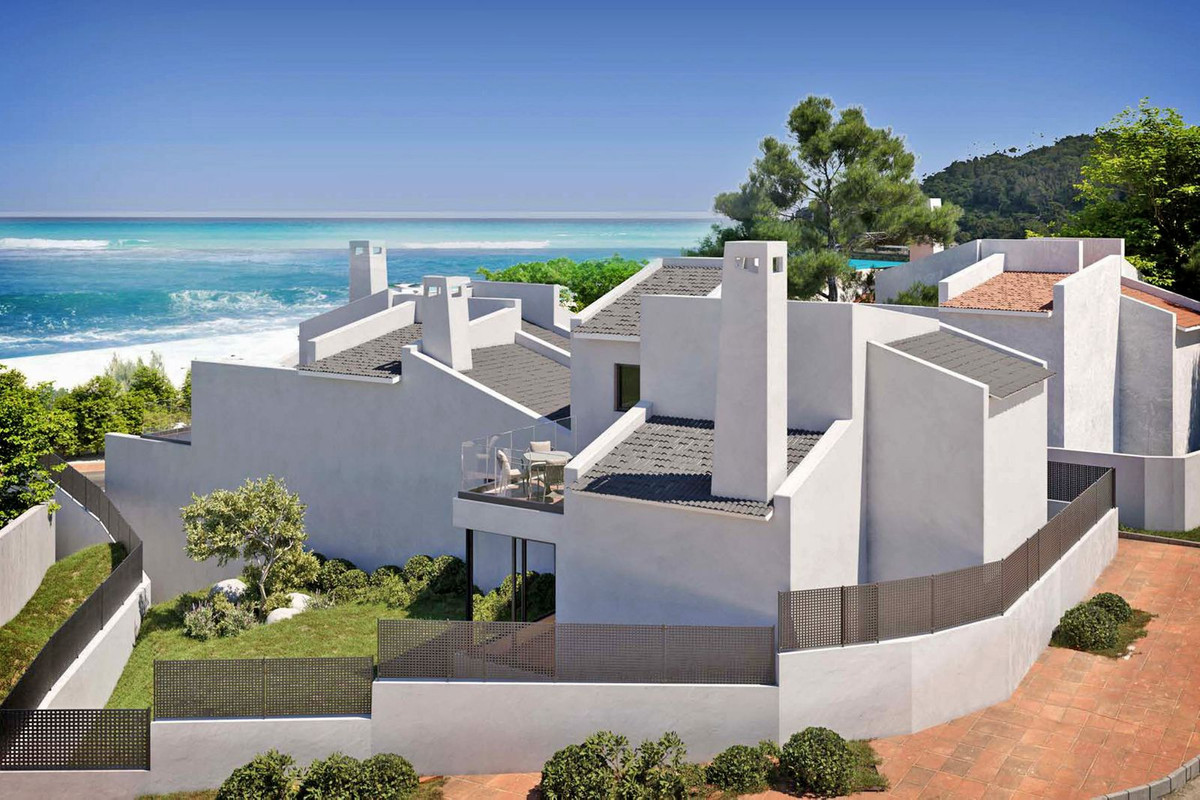 2 Bedroom Villa for Sale in Estepona — 2