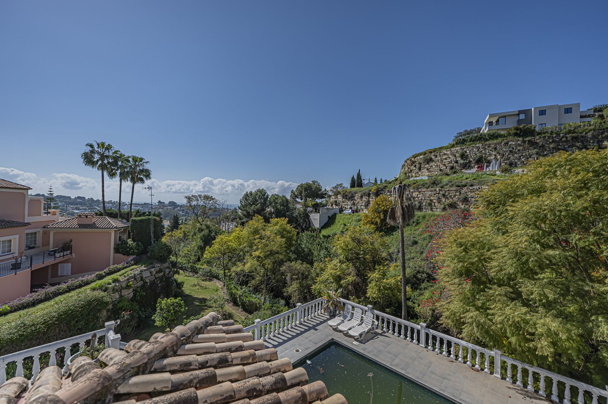 4 Bedroom Villa for Sale in El Paraiso — 3