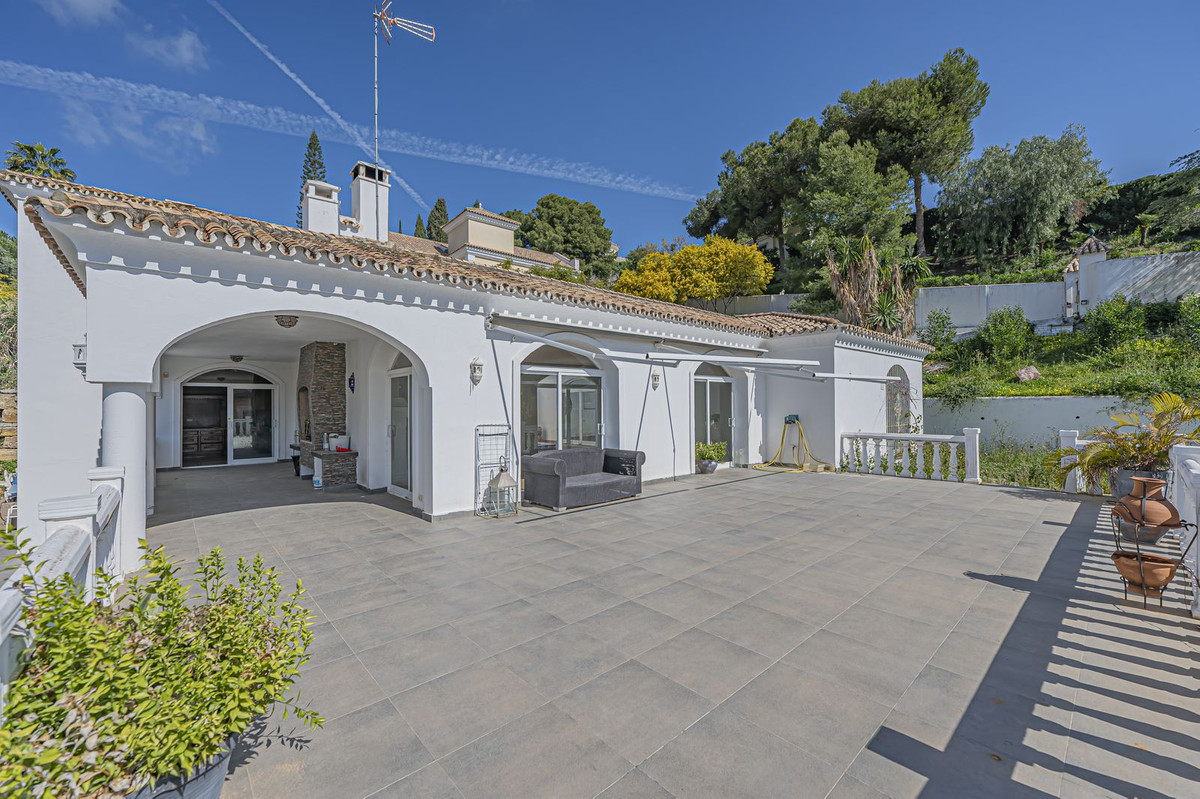 4 Bedroom Villa for Sale in El Paraiso — 4
