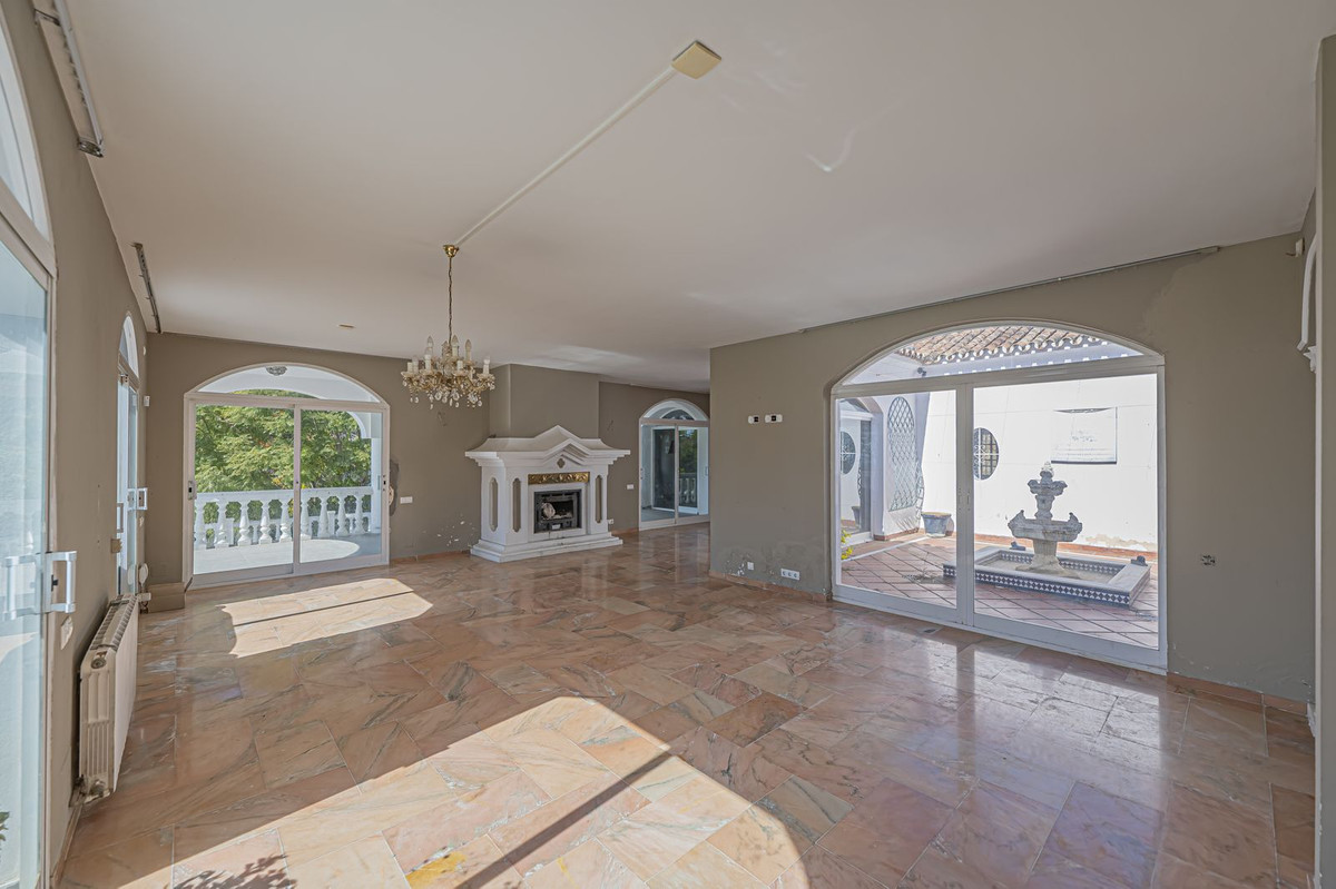 4 Bedroom Villa for Sale in El Paraiso — 5