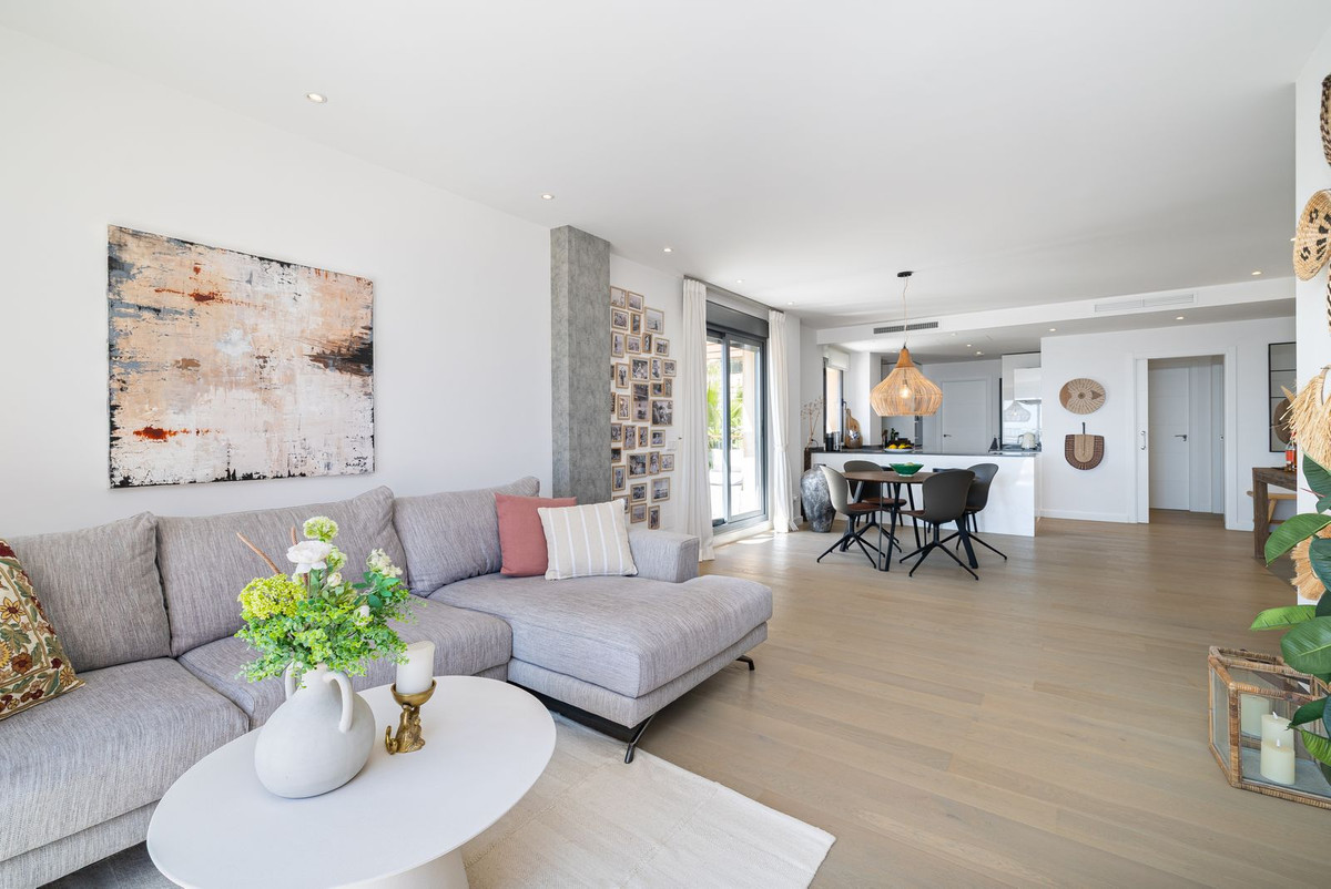 2 Bedroom Apartment for Sale in Benahavís — view 12