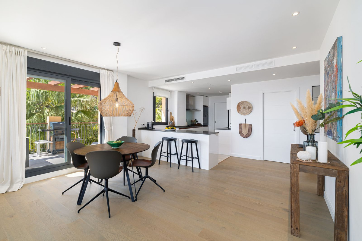2 Bedroom Apartment for Sale in Benahavís — view 14