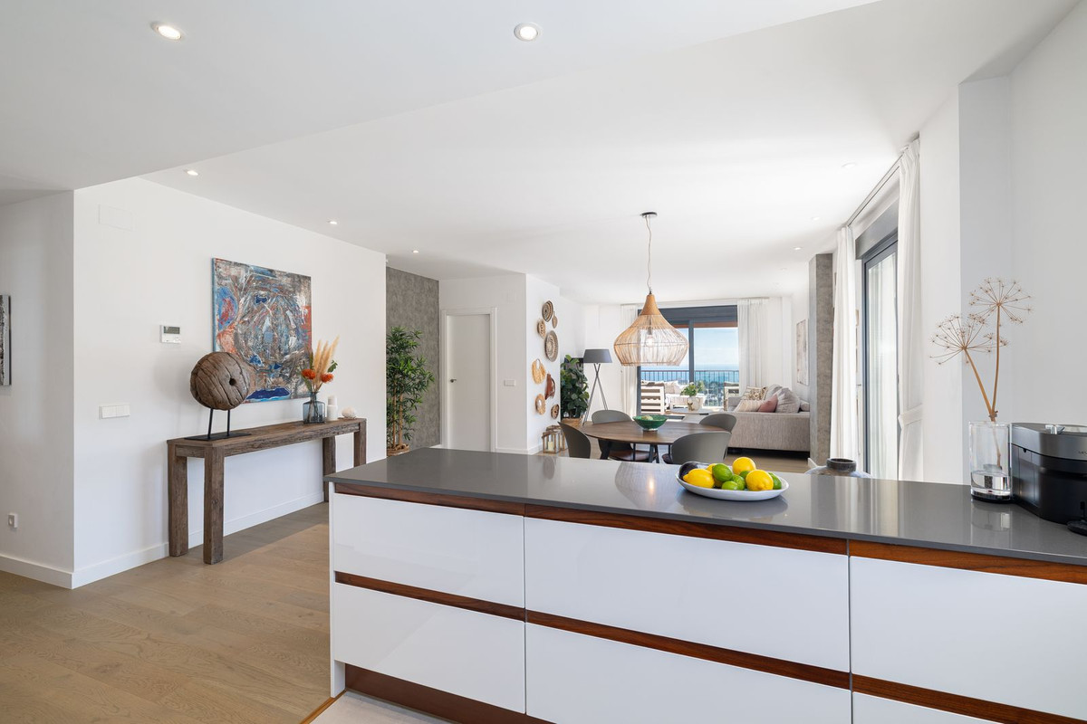 2 Bedroom Apartment for Sale in Benahavís — view 15