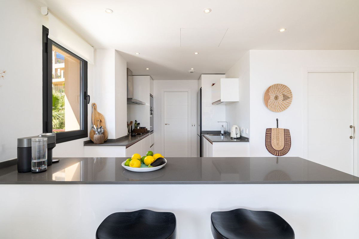 2 Bedroom Apartment for Sale in Benahavís — view 16