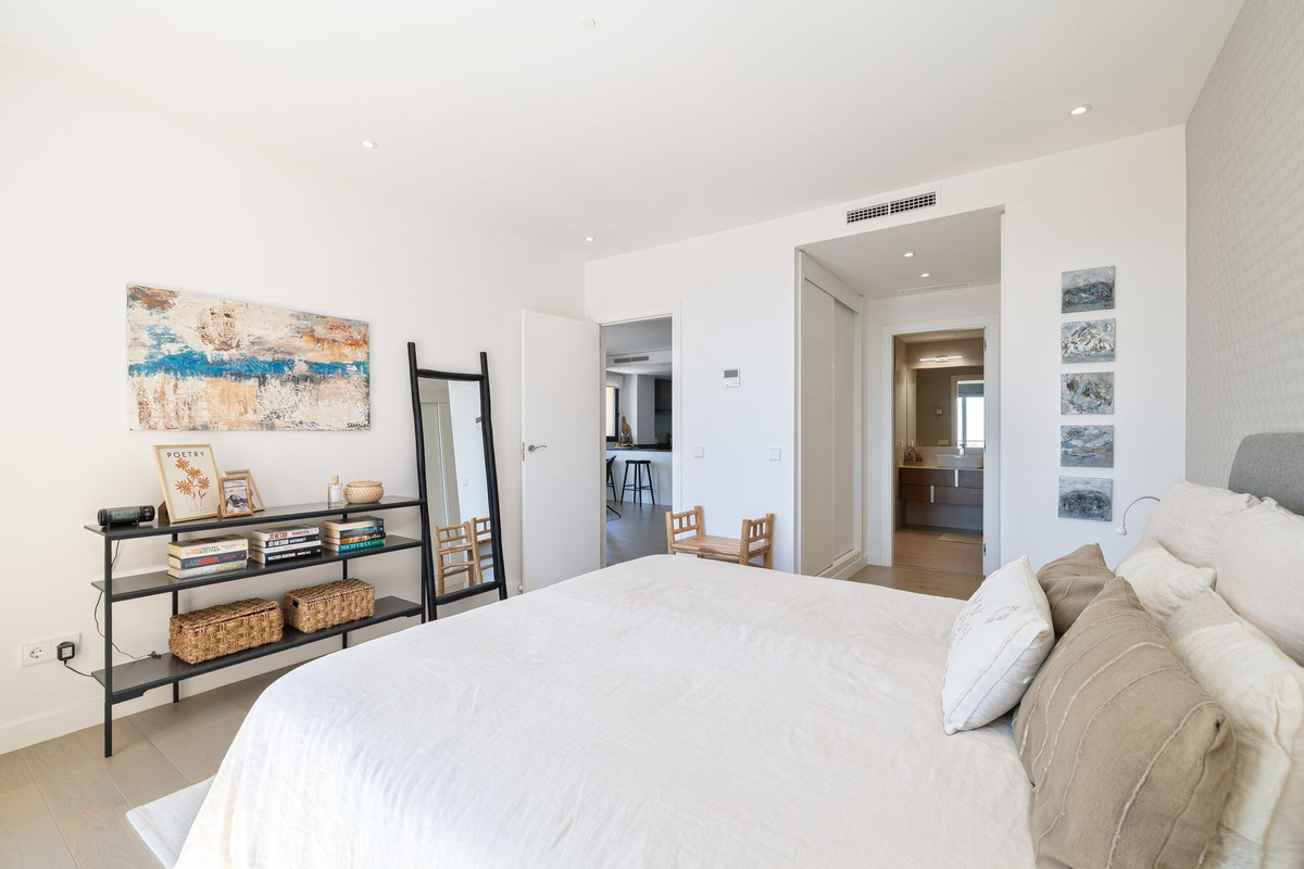 2 Bedroom Apartment for Sale in Benahavís — view 18