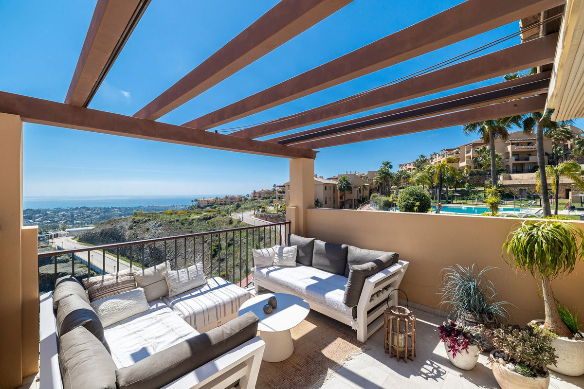 2 Bedroom Apartment for Sale in Benahavís — 8