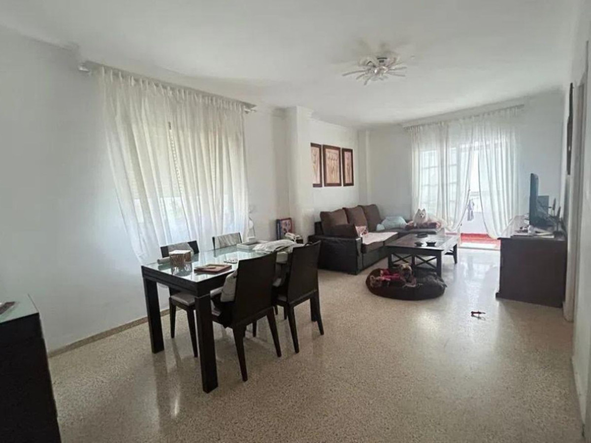 3 Bedroom Apartment for Sale in Estepona — 3