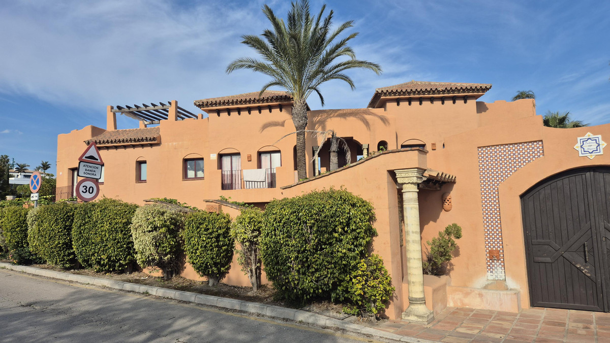 2 Bedroom Apartment for Sale in Los Flamingos — 9