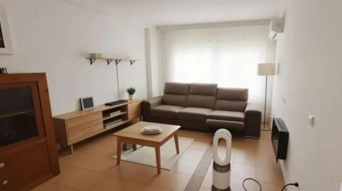 3 Bedroom Apartment for Sale in Estepona