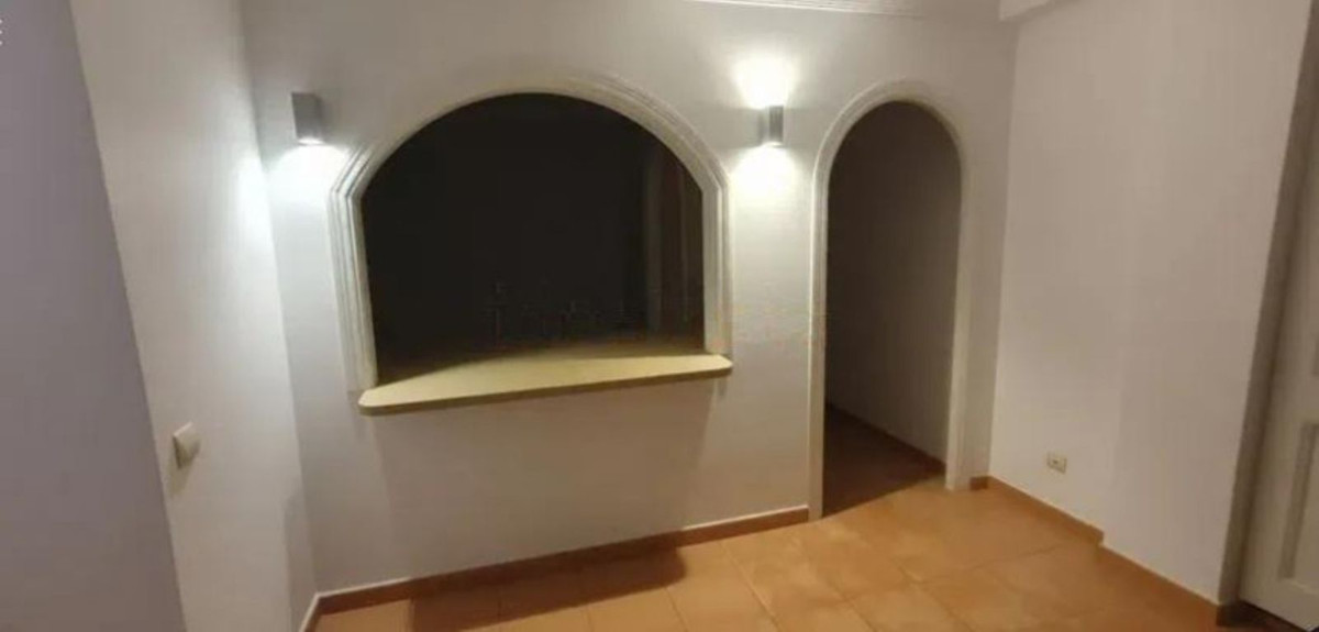 3 Bedroom Apartment for Sale in Estepona — 9
