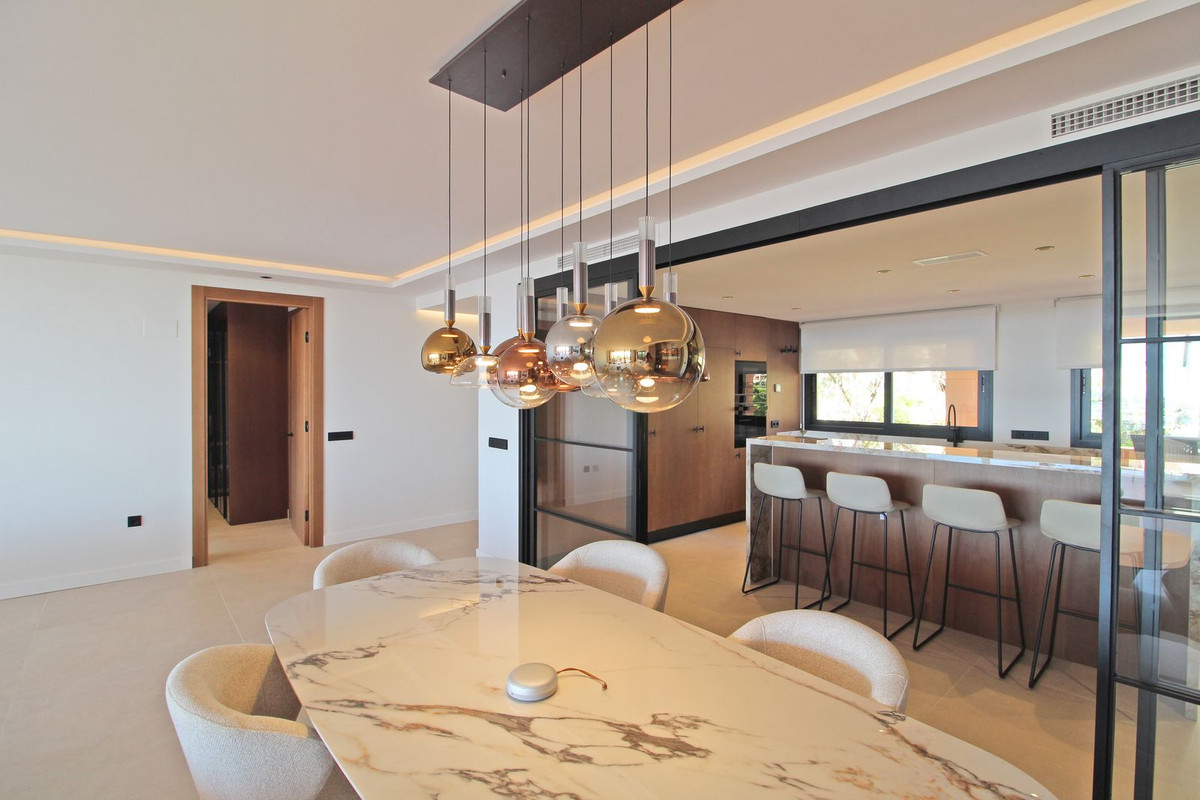 3 Bedroom Apartment for Sale in Nueva Andalucía — 2