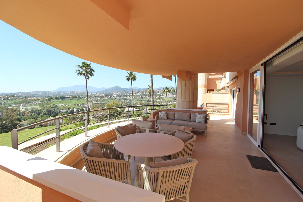 3 Bedroom Apartment for Sale in Nueva Andalucía — 5